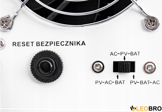 Гібридний ДБЖ/інвертор Volt Polska SINUS PRO 2000 S 24/230V 1400/2000W + 40A MPPT 100V (3SPS200024) - 7